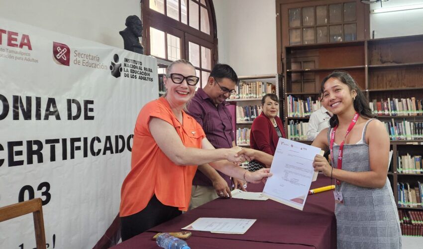 Entrega ITEA certificados de Educación Básica en Tampico, Tamaulipas