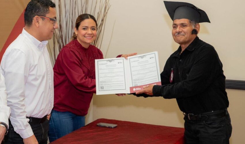 9 Entrega de certificados DIF Altamira 31