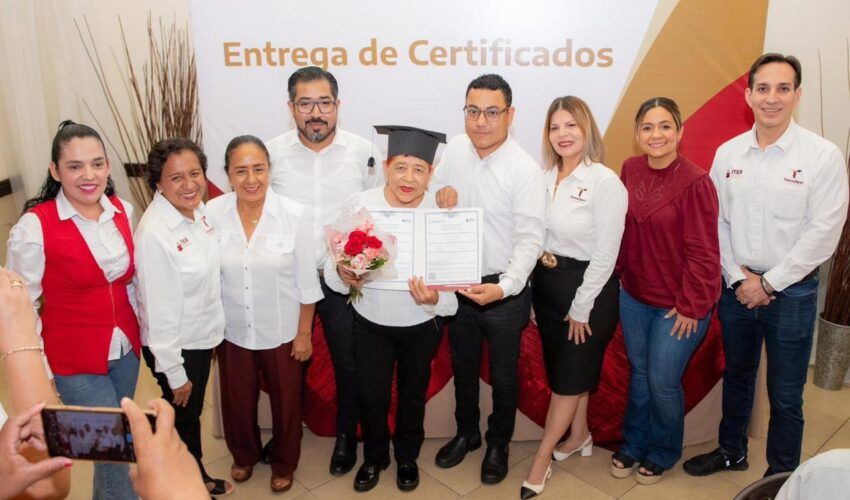 Entrega de certificados DIF Altamira 17