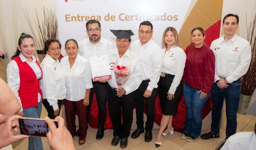 Entrega de certificados DIF Altamira 19