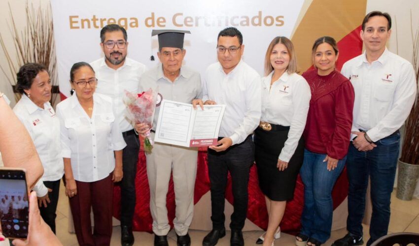 Entrega de certificados DIF Altamira 23