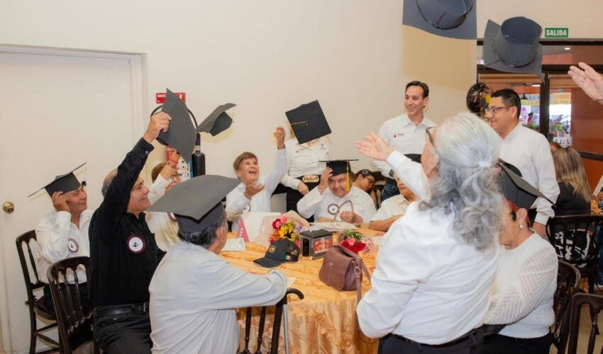 Entrega de certificados DIF Altamira. 4jpeg